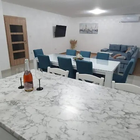 Apartment Hope Zmijavci