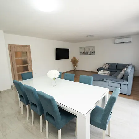 Hope Apartment *